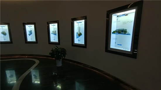 透明广告柜案例展示_长沙总部基地_摩拓为多媒体产品应用