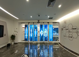 移动透视轨道屏--开合滑轨屏