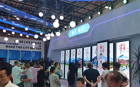 滑轨虚拟主持人案例展示（局部图）_摩拓为互动滑轨屏方案_应用于数字展厅展览展示