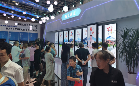 滑轨屏_虚拟主持人应用于企业展厅_数字化_交互性