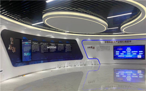 智能互动滑轨屏应用于数字展厅_互动体验