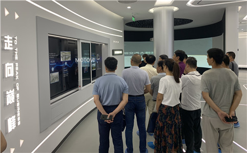 互动滑轨屏应用于数字展厅设计案例展示
