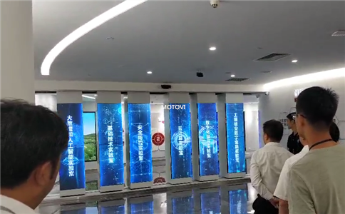 滑轨屏应用于数字展厅设计_现场参观体验（局部图）