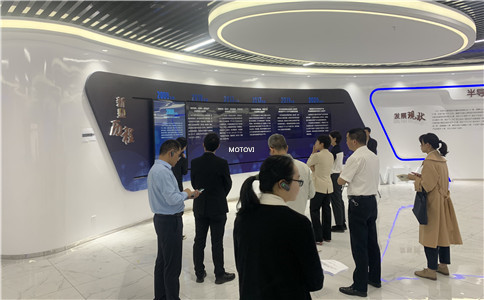 滑轨屏应用于科技展厅设计
