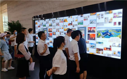 长沙李自健美术馆应用百变屏_现场互动体验