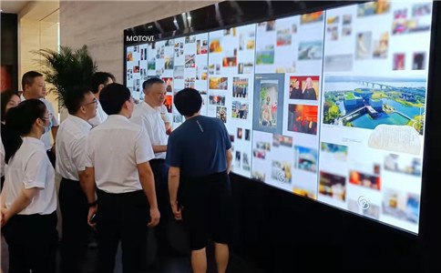 长沙李自健美术馆应用百变屏_现场互动体验（局部图）