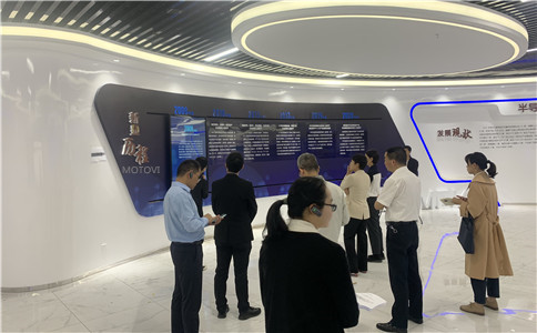 滑轨屏互动装置应用案例（现场局部图展示）