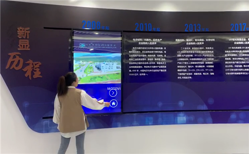 互动滑轨屏在企业展厅设计中有何魅力
