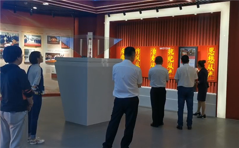 滑轨屏定制厂家_党建展厅应用