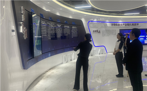 滑轨屏定制厂家_展示更具趣味性、科技感、互动感